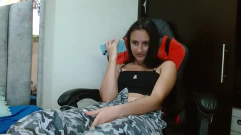Snapshot of kate_davies chatting on 06-01-26, 11:06 kate online show from 06-01-26, 11:06