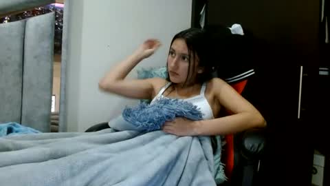 Snapshot of kate_davies chatting on 06-14-26, 12:30 kate online show from 06-14-26, 12:30