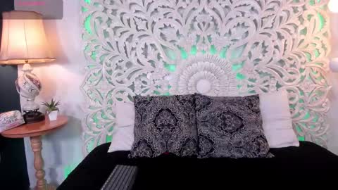 Snapshot of kate_thompson_ chatting on 03-20-26, 10:53 Kathe online show from 03-20-26, 10:53