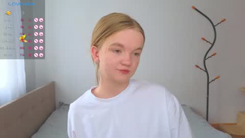 Snapshot of katebunnys chatting on 07-03-26, 05:03 katebunnys online show from 07-03-26, 05:03