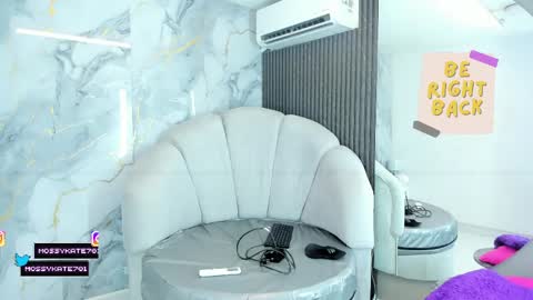 Snapshot of katemoss70 chatting on 05-10-26, 12:10 Im Katherine but call me Kate online show from 05-10-26, 12:10