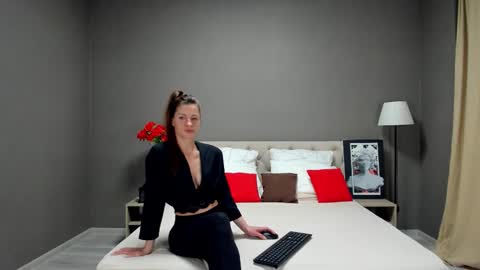 Snapshot of katerina_ray chatting on 09-18-25, 09:00 Katerina GTM2 Mo Tu Th Fr Sa Su 3am-10am online show from 09-18-25, 09:00