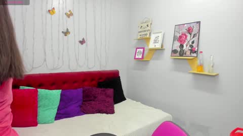 Paola online show from 02-01-25, 12:37