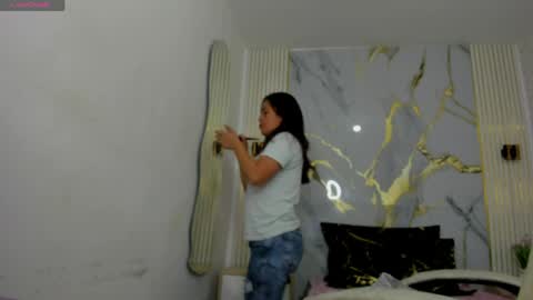 Paola online show from 05-12-26, 12:35