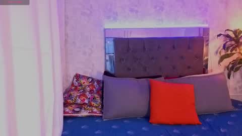 Snapshot of kathira_londres chatting on 06-06-26, 12:21 Sofia online show from 06-06-26, 12:21