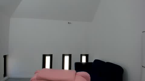      online show from 03-05-25, 08:32