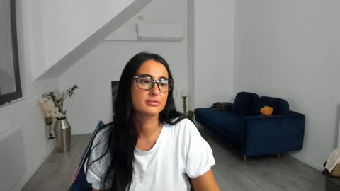      online show from 10-06-25, 04:43