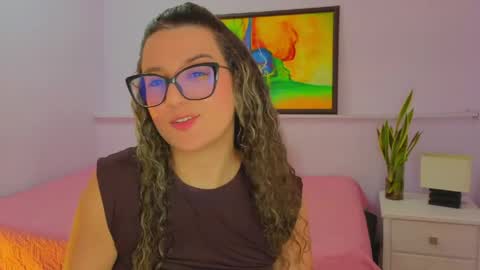 Snapshot of katia_foxx chatting on 05-07-26, 12:32 Khaterine online show from 05-07-26, 12:32