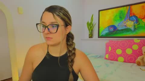 Snapshot of katia_foxx chatting on 05-21-26, 12:01 Khaterine online show from 05-21-26, 12:01