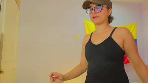 Snapshot of katia_foxx chatting on 05-25-26, 12:22 Khaterine online show from 05-25-26, 12:22