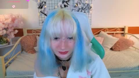 Katia  online show from 04-19-26, 05:18