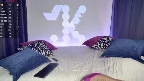 Snapshot of katie_kross_ chatting on 06-30-26, 04:08 Katie Kross online show from 06-30-26, 04:08