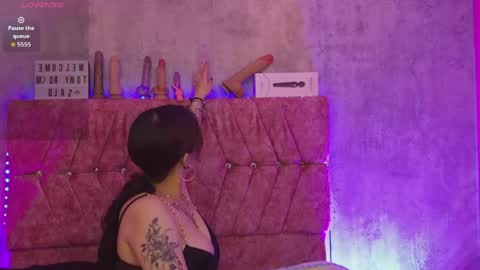 Katie online show from 05-28-26, 01:47