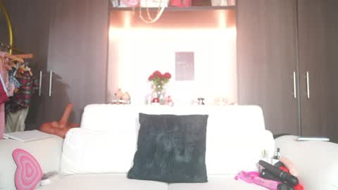 K A T L Y N  online show from 05-16-26, 06:50