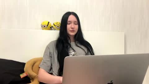 katrineb online show from 06-18-26, 06:12