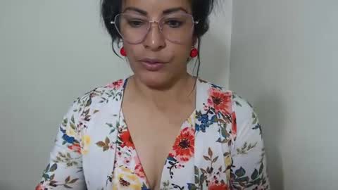 Snapshot of kattleyagray chatting on 07-10-26, 07:27 KattleyaGrey online show from 07-10-26, 07:27