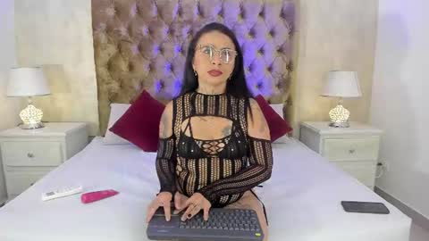 katty_rosee_ online show from 08-06-26, 08:55