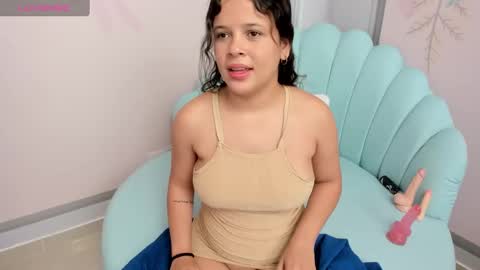 Snapshot of kattycurvy4u chatting on 01-30-25, 03:08 katty online show from 01-30-25, 03:08