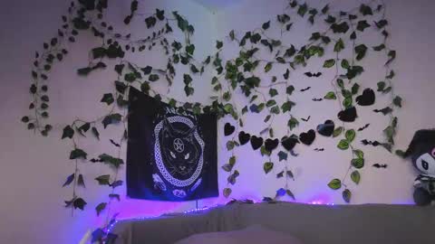 Mia online show from 03-05-26, 07:59