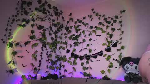 Snapshot of kawai_kittypussy chatting on 07-16-26, 07:58 Mia online show from 07-16-26, 07:58