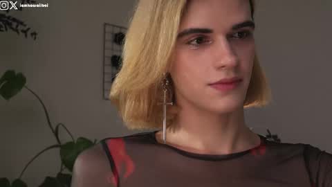 Snapshot of kawaiiboi_ chatting on 02-23-25, 11:58 sasha online show from 02-23-25, 11:58