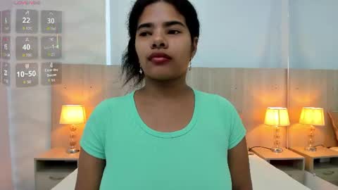 Snapshot of kaya_taraji chatting on 06-19-26, 11:36 online show from 06-19-26, 11:36