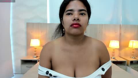 Snapshot of kaya_taraji chatting on 06-22-26, 11:40 online show from 06-22-26, 11:40