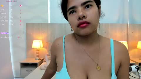 Snapshot of kaya_taraji chatting on 07-17-26, 11:39 online show from 07-17-26, 11:39