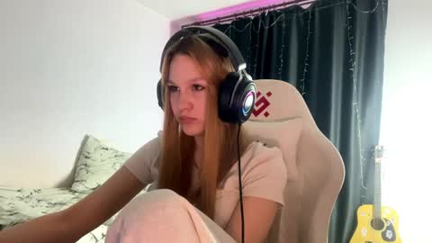 Amia online show from 04-15-26, 05:53