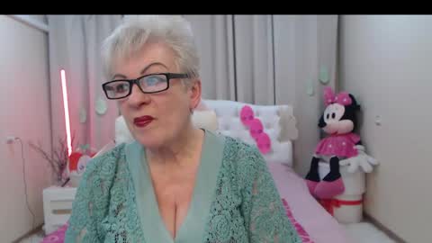 kaylesmoll online show from 04-15-26, 06:59