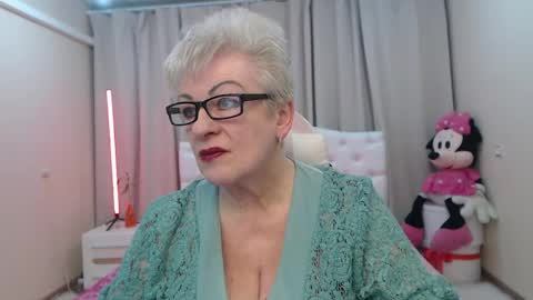 Snapshot of kaylesmoll chatting on 04-22-26, 06:53 kaylesmoll online show from 04-22-26, 06:53