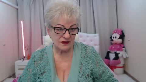 Snapshot of kaylesmoll chatting on 05-01-26, 06:34 kaylesmoll online show from 05-01-26, 06:34
