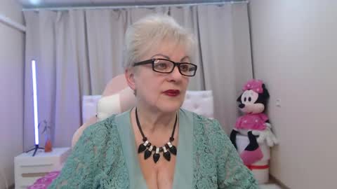 Snapshot of kaylesmoll chatting on 05-09-26, 06:35 kaylesmoll online show from 05-09-26, 06:35