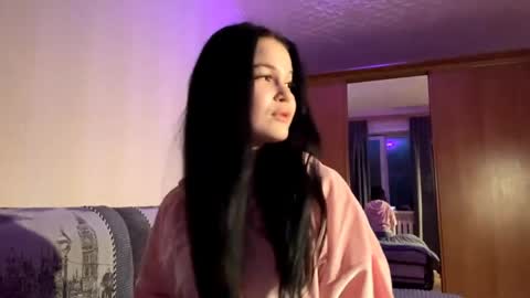 Snapshot of kelligosda chatting on 03-30-26, 03:46 Bella online show from 03-30-26, 03:46