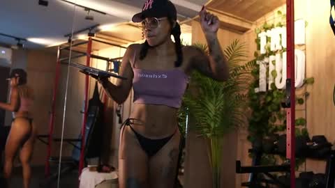 kelly__thomson online show from 04-17-26, 01:03