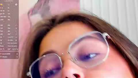 Snapshot of kelly_cuutie chatting on 06-27-26, 01:43 Kelly online show from 06-27-26, 01:43