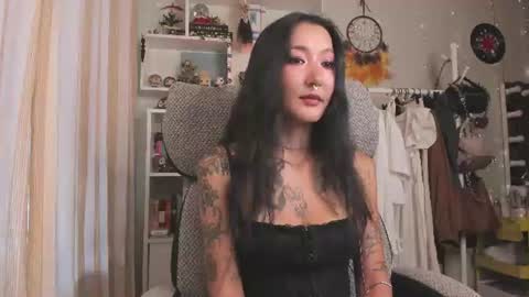Snapshot of kellyasian chatting on 07-09-26, 06:28 Leia online show from 07-09-26, 06:28