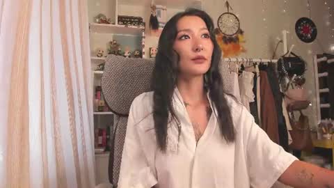 Snapshot of kellyasian chatting on 07-15-26, 06:40 Leia online show from 07-15-26, 06:40