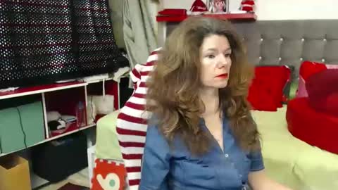 Snapshot of kellynumber chatting on 12-23-25, 10:57 kelly online show from 12-23-25, 10:57