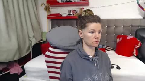 Snapshot of kellynumber chatting on 01-19-26, 01:59 kelly online show from 01-19-26, 01:59