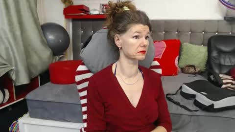 Snapshot of kellynumber chatting on 02-10-26, 06:56 kelly online show from 02-10-26, 06:56