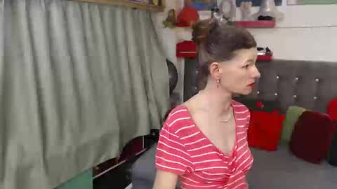 Snapshot of kellynumber chatting on 04-14-26, 10:05 kelly online show from 04-14-26, 10:05