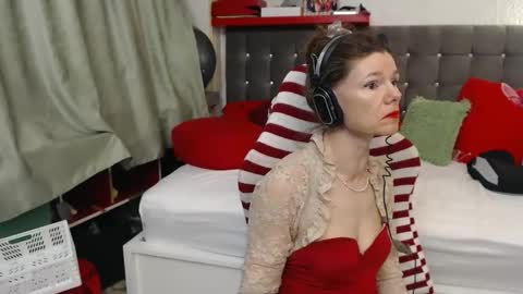 Snapshot of kellynumber chatting on 04-15-26, 10:21 kelly online show from 04-15-26, 10:21