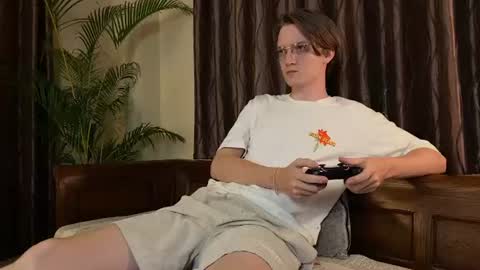 Kelly online show from 06-26-26, 06:12