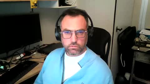 Snapshot of kelvin06133 chatting on 01-29-25, 09:50 kelvin06133 online show from 01-29-25, 09:50