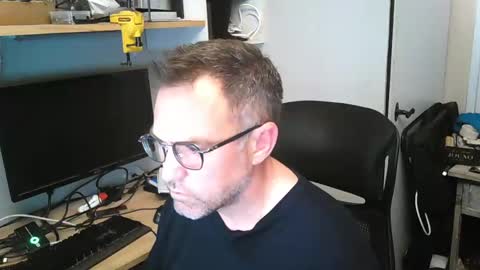 Snapshot of kelvin06133 chatting on 02-04-25, 10:45 kelvin06133 online show from 02-04-25, 10:45