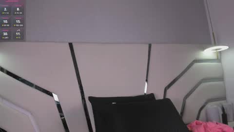 kendall_evanss_ online show from 05-14-26, 08:04
