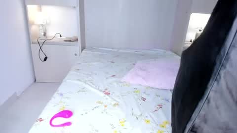 Kendall online show from 07-11-26, 11:46