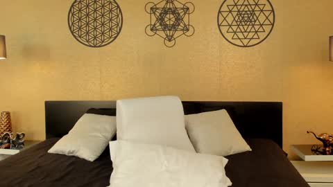 Snapshot of kendraleroy chatting on 01-09-25, 12:57 KENDRA online show from 01-09-25, 12:57