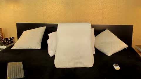 Snapshot of kendraleroy chatting on 02-10-25, 01:57 KENDRA online show from 02-10-25, 01:57